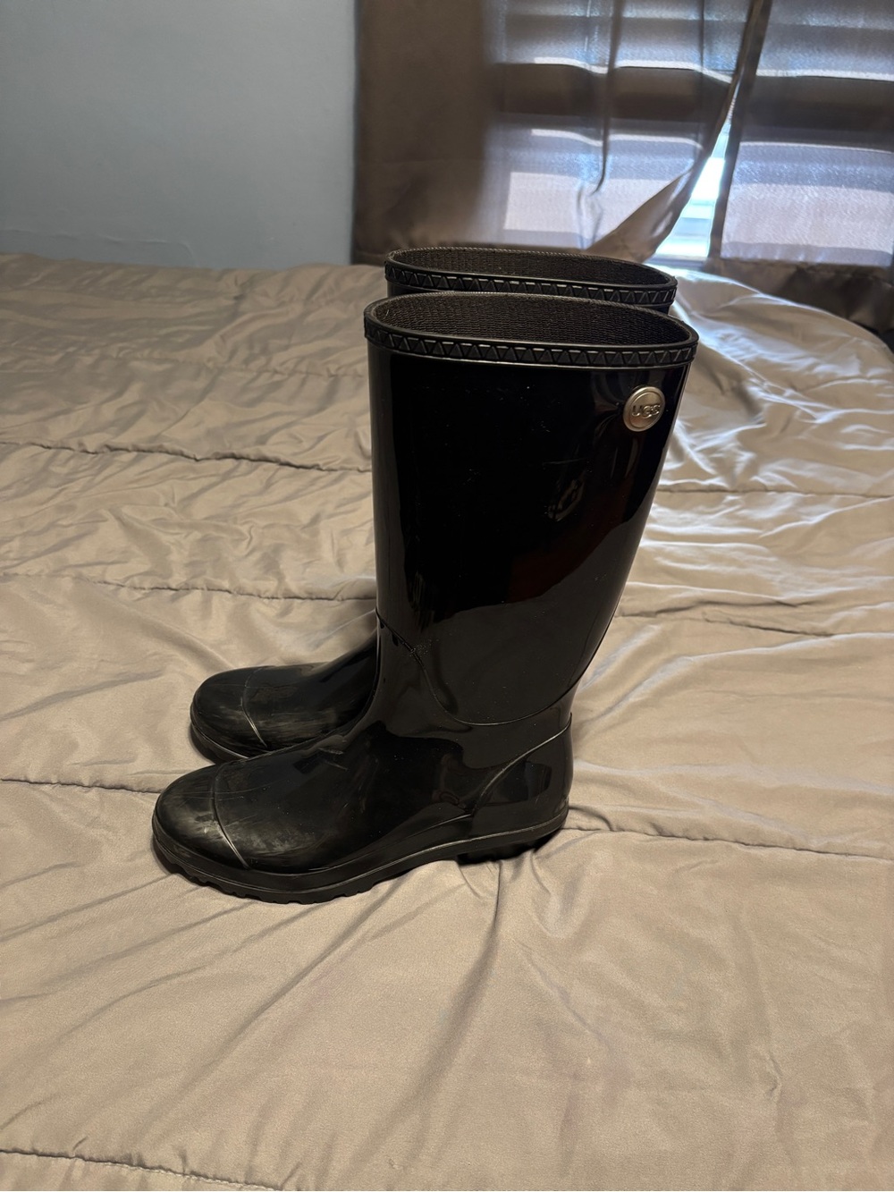 UGG Black Tall Rubber Rain Boots Women’s Size 9 Waterproof Glossy